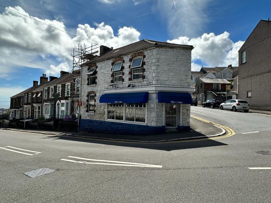 73 Mount Pleasant, Swansea for sale Primary Photo- Image 1 of 1