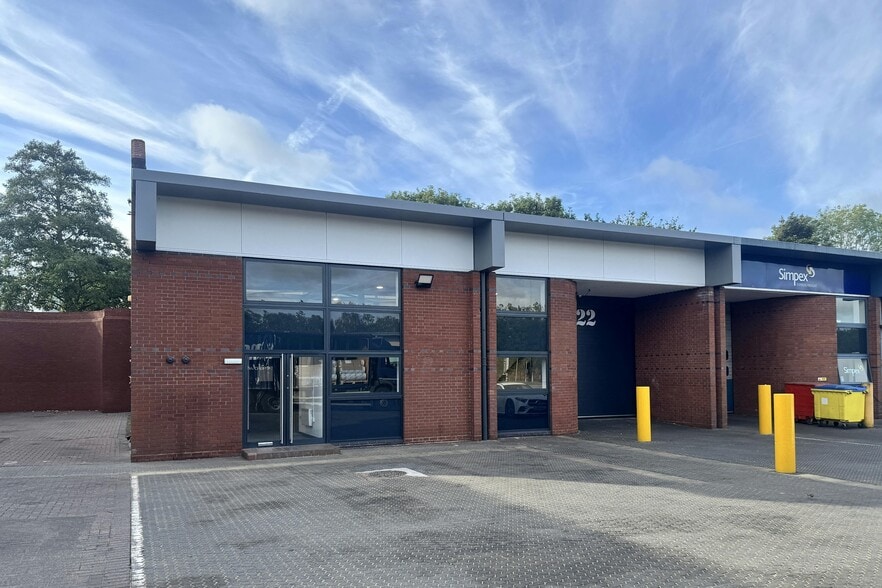 Birmingham Airport, Birmingham to rent - Building Photo - Image 1 of 5