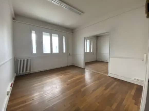Location Bureaux 145 m² - Photo 1