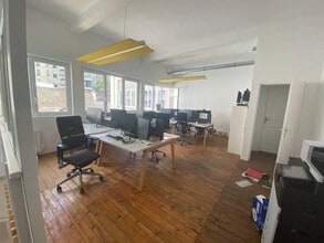 Office / Retail in Paris to rent Interior Photo- Image 1 of 3