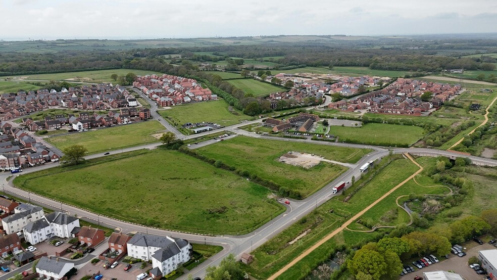 Kentidge Way, Waterlooville to rent - Aerial - Image 3 of 6