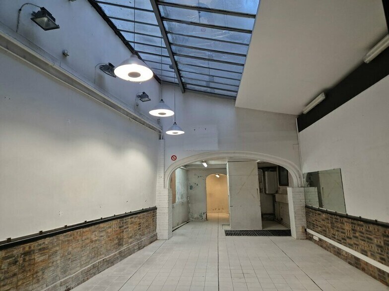 Build-to-Rent in Paris for sale - Interior Photo - Image 1 of 7