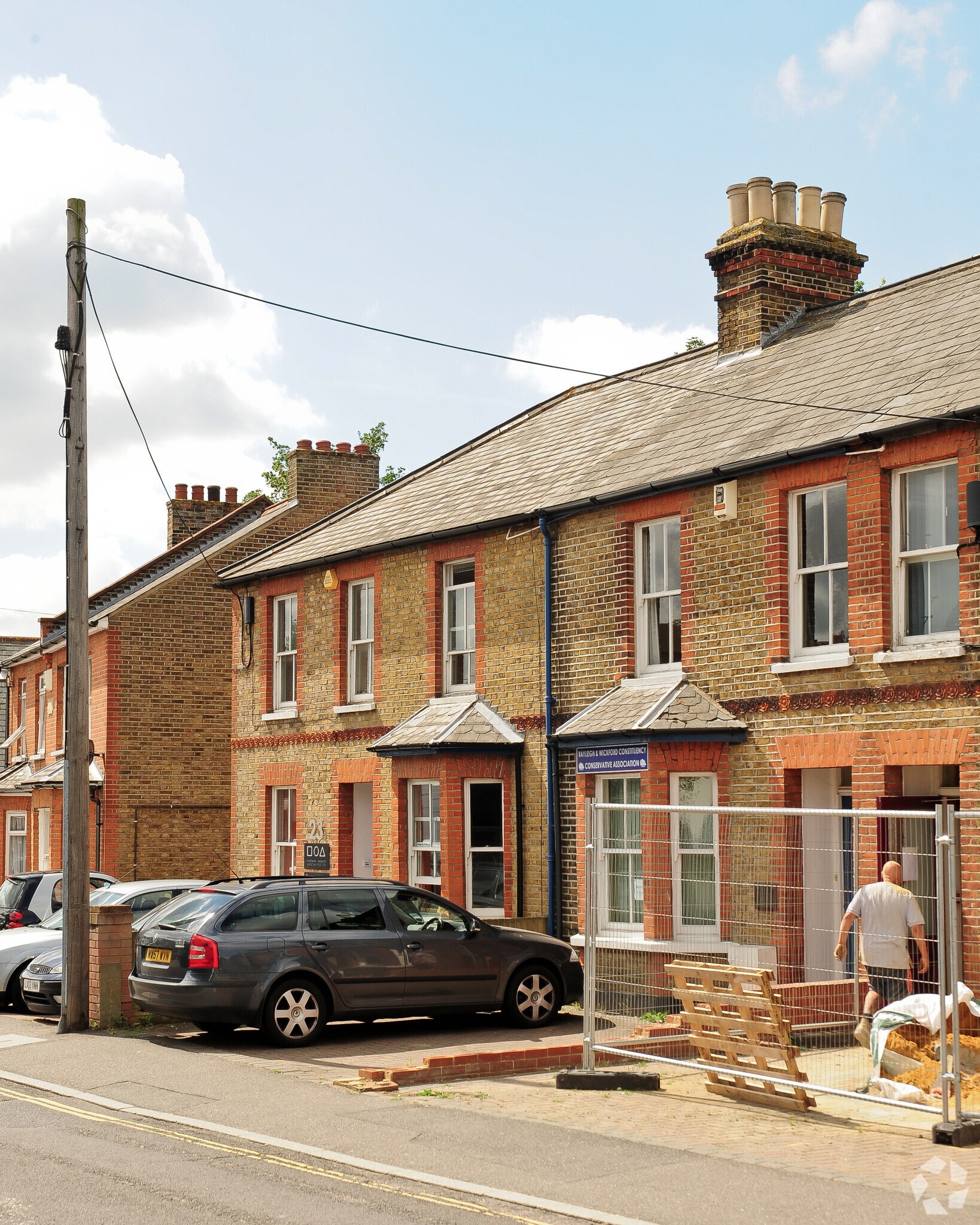 23 Bellingham Ln, Rayleigh for sale Primary Photo- Image 1 of 1