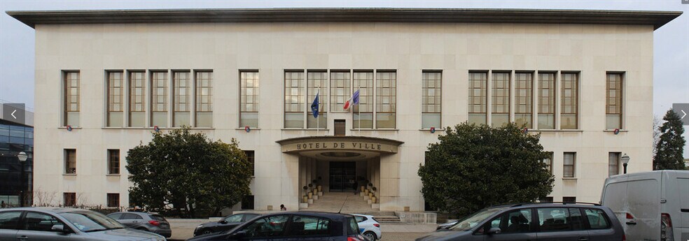 Retail in Boulogne-Billancourt to rent - Building Photo - Image 1 of 5