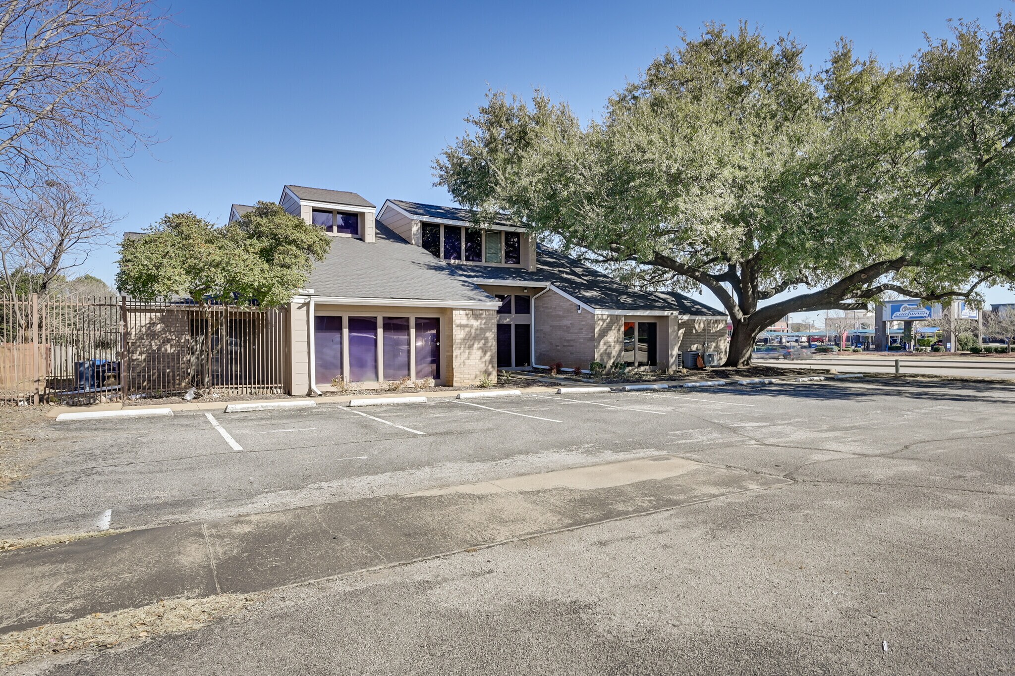 1400 N Cooper St, Arlington, TX to rent Primary Photo- Image 1 of 14
