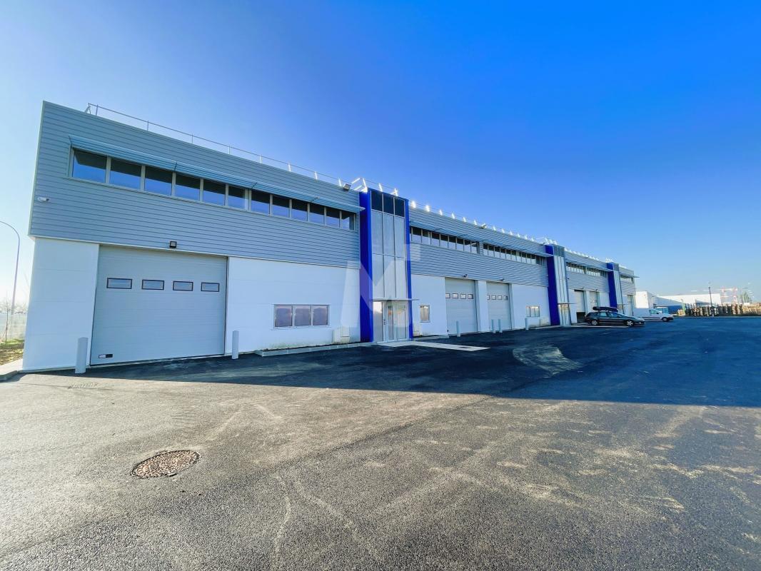 Light Industrial in Brétigny-sur-Orge to rent Building Photo- Image 1 of 10