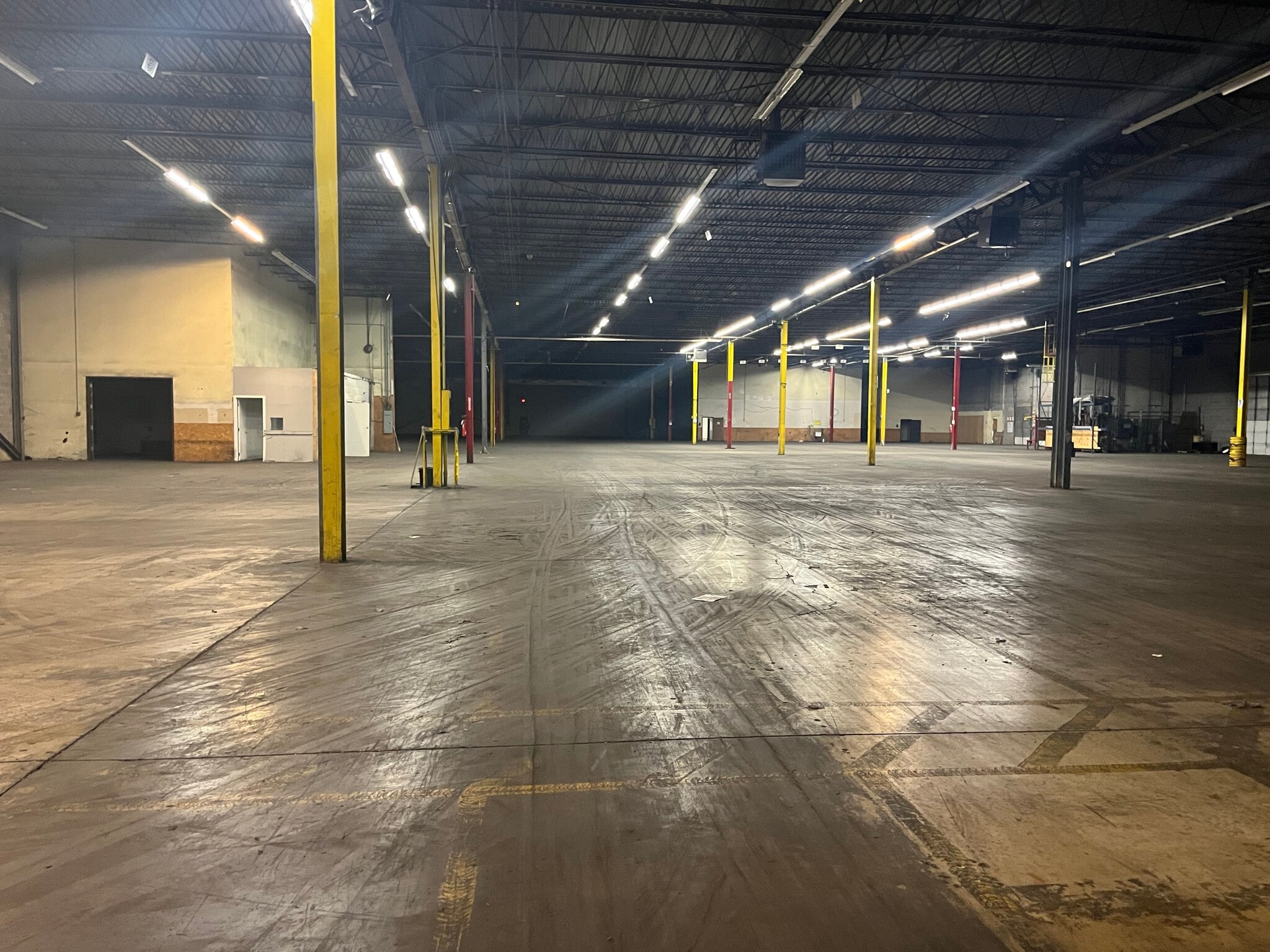 26840 Fargo Ave, Bedford Heights, OH for sale Interior Photo- Image 1 of 3