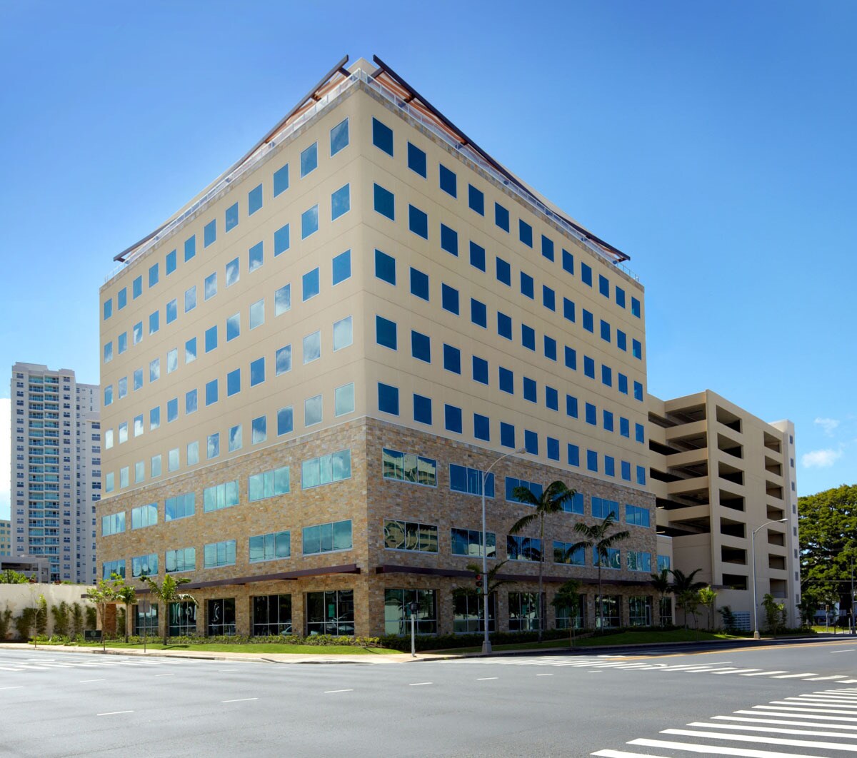 1401 S Beretania St, Honolulu, HI to rent Building Photo- Image 1 of 14