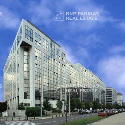Office in Noisy-le-Grand to rent - Building Photo - Image 2 of 2