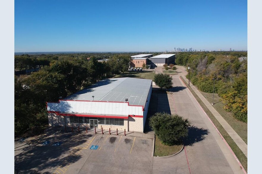 3921 S Buckner Blvd, Dallas, TX for rent - Building Photo - Image 2 of 4