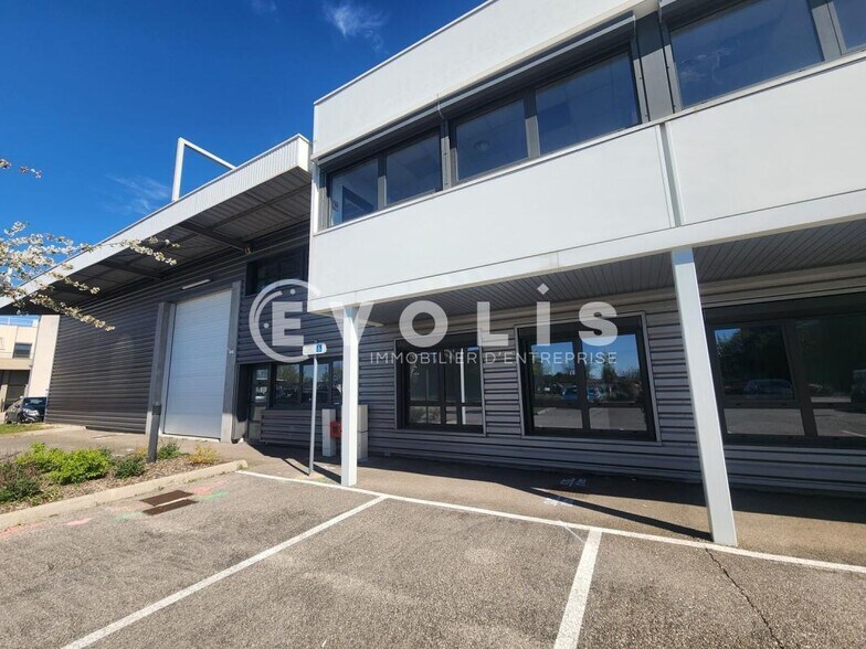 151 B Route De Grenoble, Saint-Priest to rent - Building Photo - Image 3 of 18