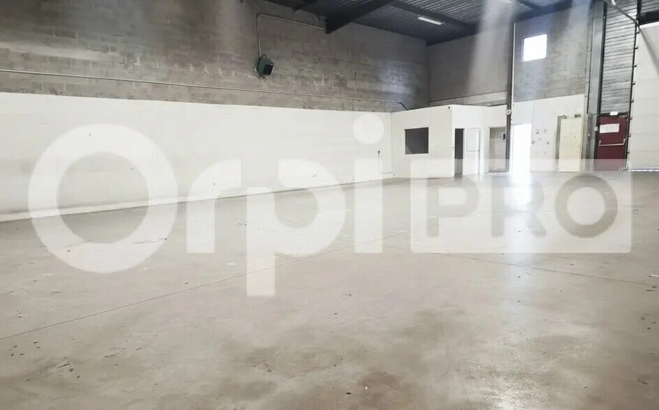 Industrial in Chilly-Mazarin to rent - Interior Photo - Image 3 of 3