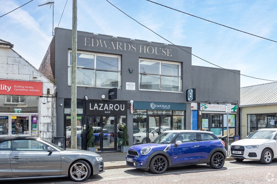 36-36A Talbot Rd, Pontyclun to rent - Building Photo - Image 2 of 3