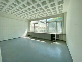 More details for 24-32 Rue Des Amandiers, Paris - Office to Rent