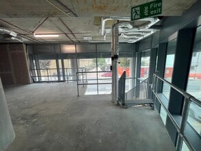 52 Marsh Wall, London to rent Interior Photo- Image 1 of 7