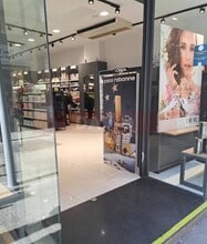 Retail in Girona, Gerona to rent Interior Photo- Image 2 of 5