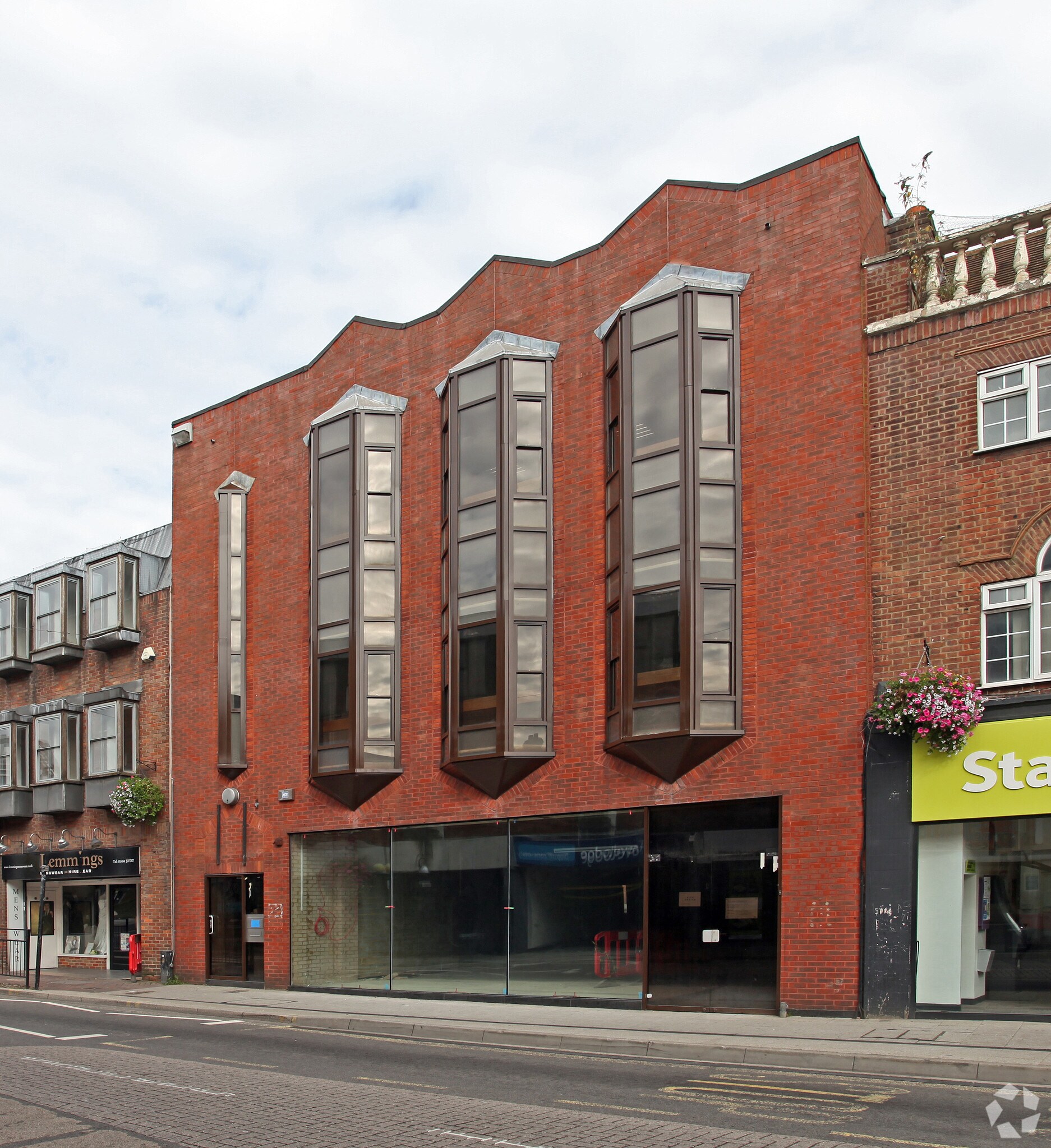 46-48 Oxford St, High Wycombe for sale Primary Photo- Image 1 of 1