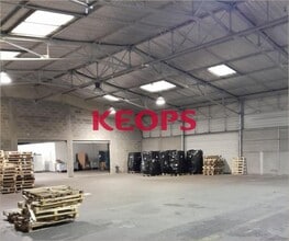 Light Industrial in Toulouse for sale Interior Photo- Image 1 of 2