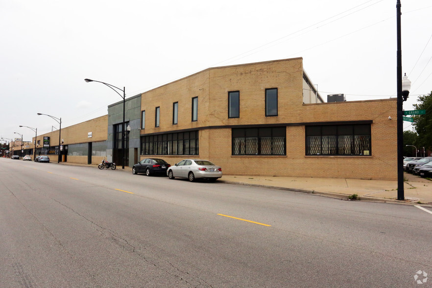 2710 W Grand Ave, Chicago, IL for sale - Primary Photo - Image 1 of 1