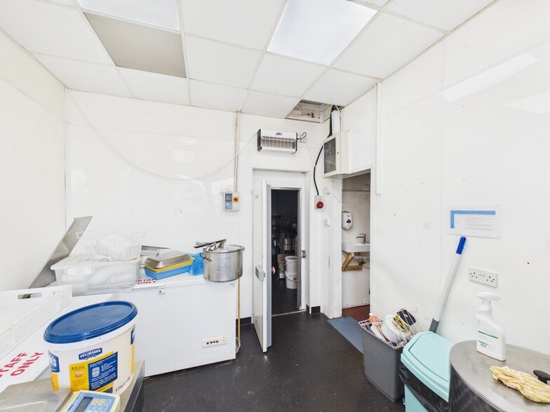 2-8 Commercial Crescent, Cupar to rent - Building Photo - Image 3 of 5
