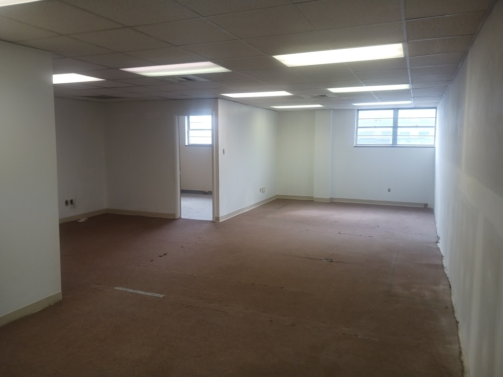 35 E Elizabeth Ave, Bethlehem, PA to rent Interior Photo- Image 1 of 4