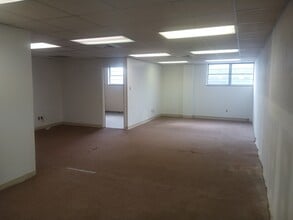 35 E Elizabeth Ave, Bethlehem, PA to rent Interior Photo- Image 1 of 4