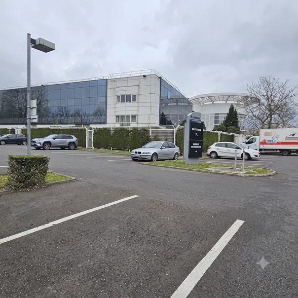 167 rue de la belle etoile, Roissy-en-France to rent - Building Photo - Image 3 of 8