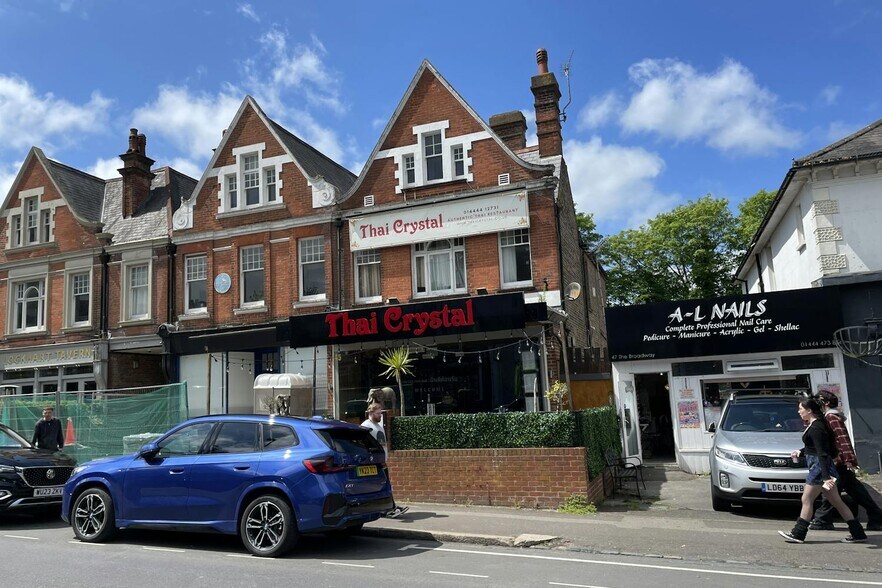 45 The Broadway, Haywards Heath for rent - Primary Photo - Image 1 of 3