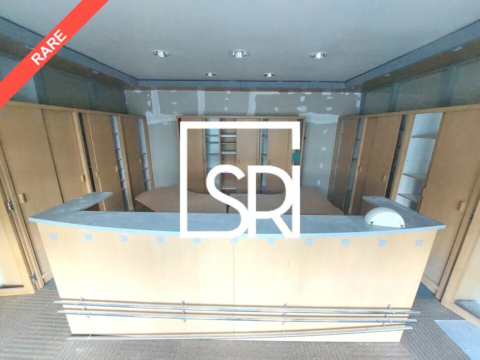 Location Bureaux 200 m² - Photo 1