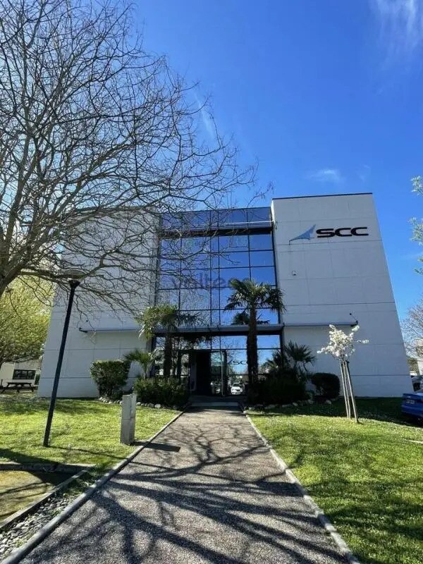 Location Bureaux 500 m² - Photo 1