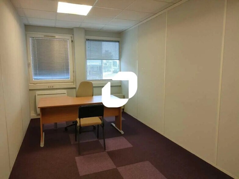 Office in Bièvres to rent - Interior Photo - Image 2 of 4