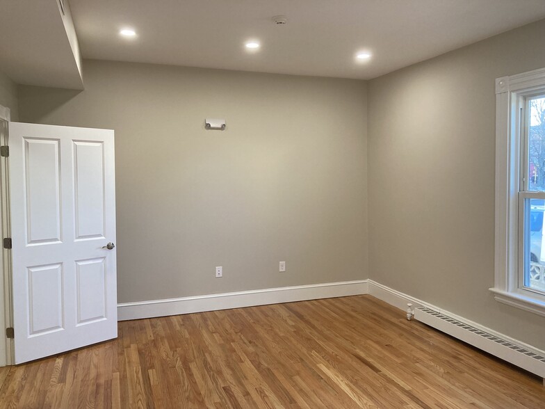 20 High St, Waltham, MA for sale - Interior Photo - Image 1 of 1