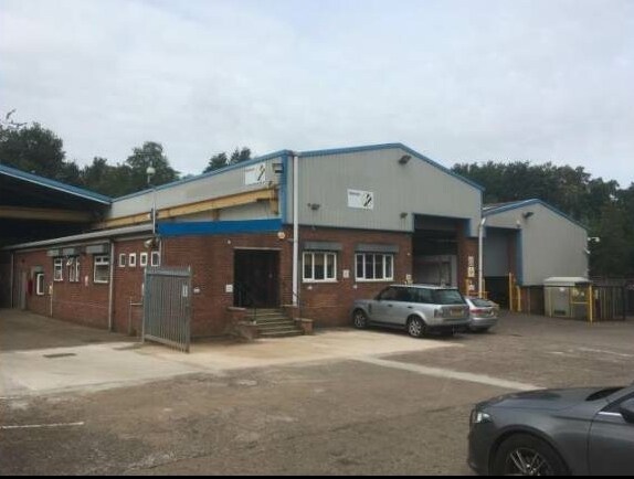 Well Spring Clos, Atherstone for sale - Primary Photo - Image 1 of 1