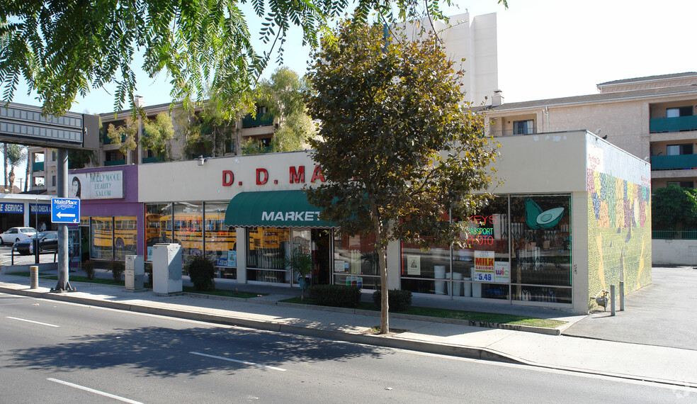 320-322 W 17th St, Santa Ana, CA for sale - Primary Photo - Image 1 of 4