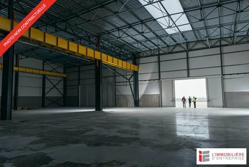 Location Bureaux 3 797 m² - Photo 1
