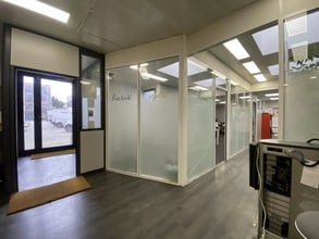 Retail in Ivry-sur-Seine to rent Interior Photo- Image 1 of 9