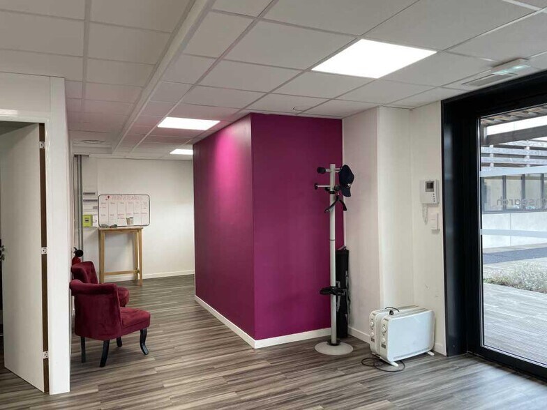 Office in Mérignac to rent - Building Photo - Image 2 of 15