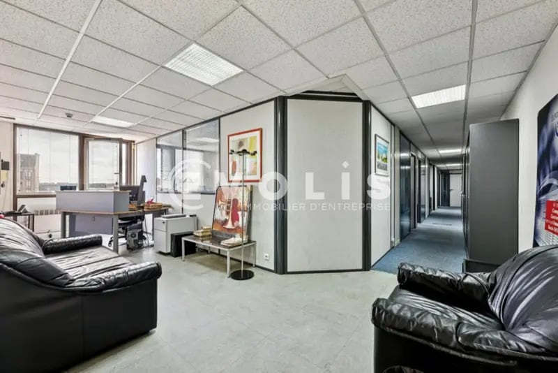 Office in Nogent-sur-Marne to rent - Building Photo - Image 3 of 14