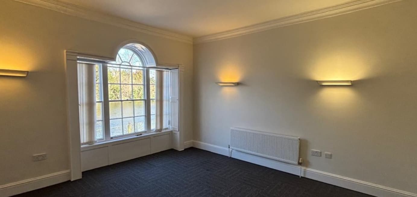 36 Bird St, Lichfield to rent Interior Photo- Image 1 of 2