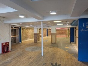 14-14A High St, Haslemere to rent Building Photo- Image 2 of 2
