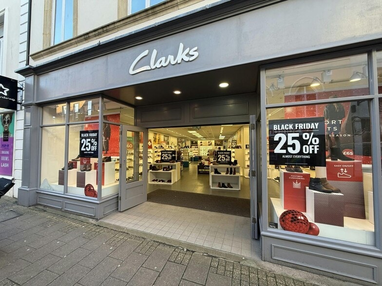 66 High St, Barnstaple to rent - Building Photo - Image 2 of 9