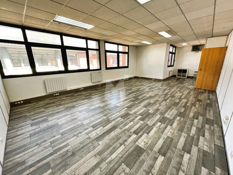 Office in Évry-Courcouronnes to rent - Interior Photo - Image 2 of 6