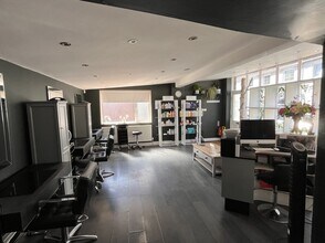 1 Hawkerland Rd, Colaton Raleigh to rent Interior Photo- Image 2 of 6