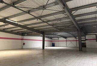 Retail in Maurepas to rent Interior Photo- Image 1 of 5