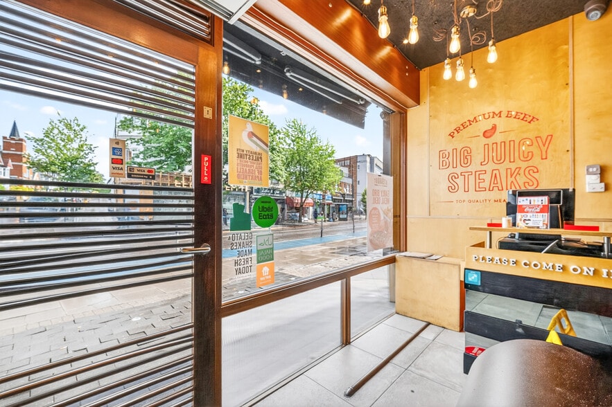116 Upper Tooting Rd, London to rent - Building Photo - Image 3 of 15