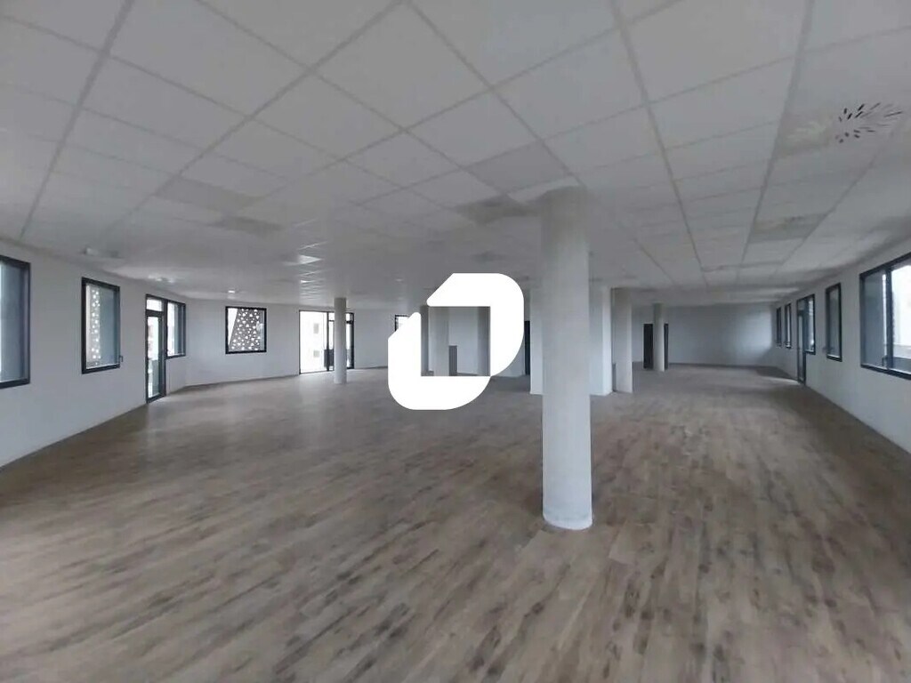 Vente Bureaux 488 m² - Photo 1