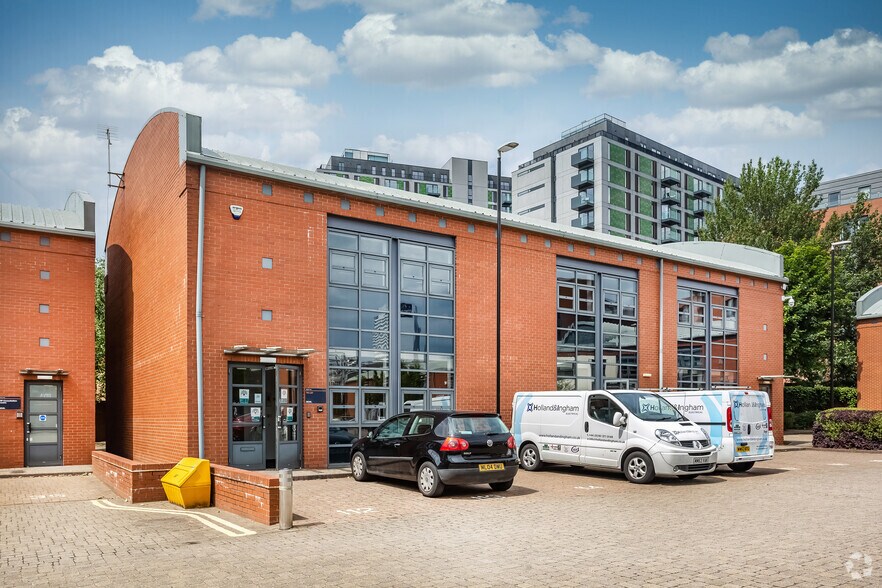 Trinity Way, Salford M3 7BD