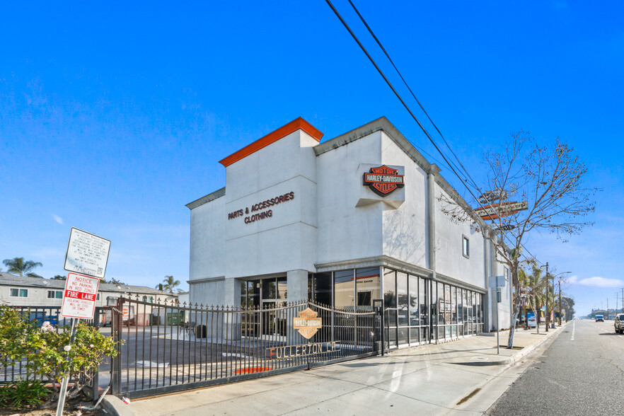 Harley-Davidson Showroom Building(s) portfolio of 3 properties for sale on LoopNet.co.uk - Building Photo - Image 1 of 8