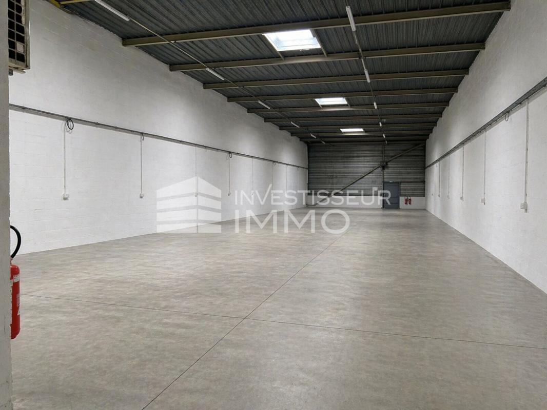 Light Industrial in Chilly-Mazarin to rent Interior Photo- Image 1 of 5