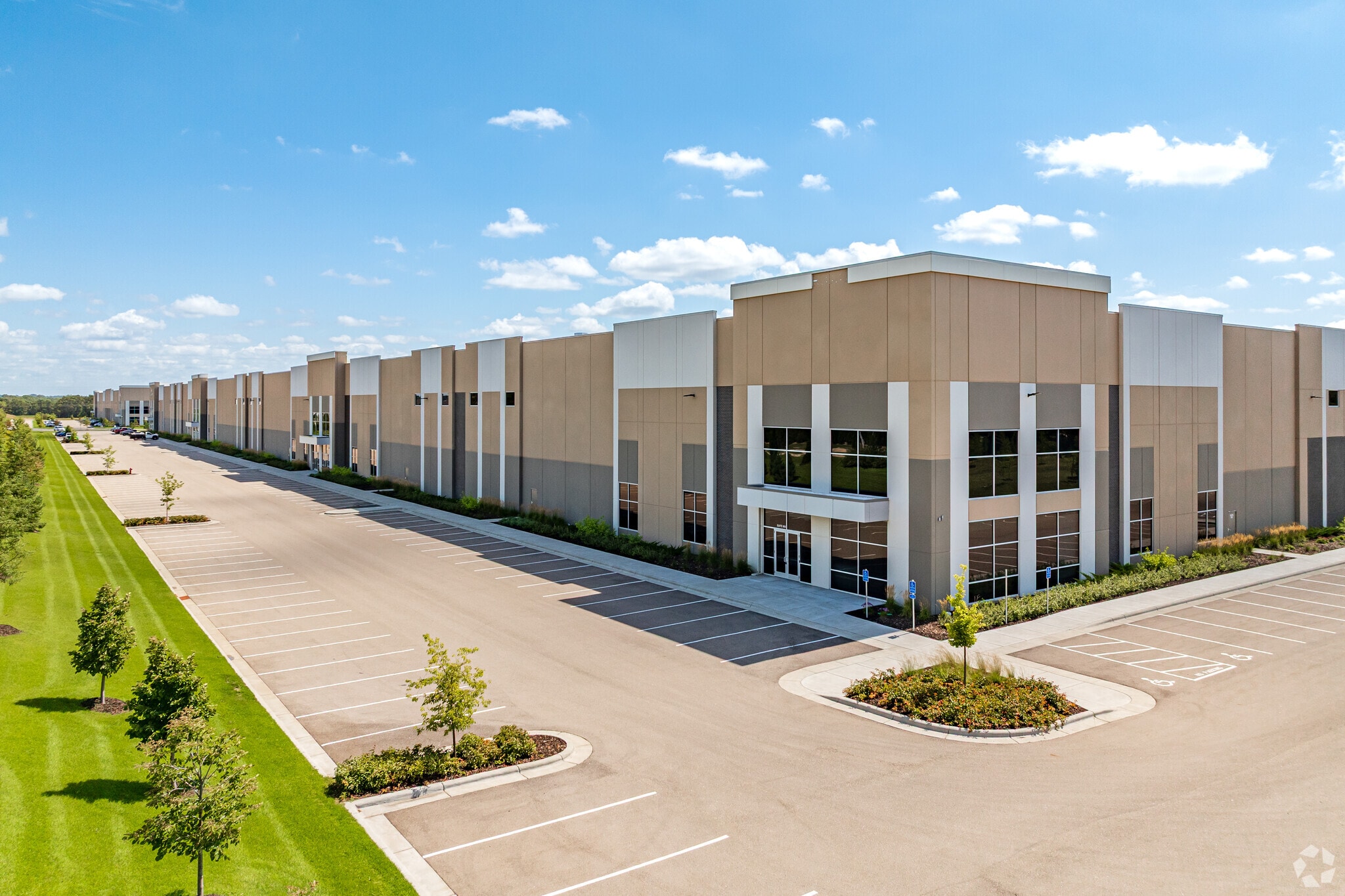 7601 100th St S, Cottage Grove, MN to rent Primary Photo- Image 1 of 10